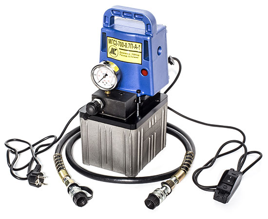 Мини маслостанция с пультом МГС2-700-0.7П-А-1 (0.7 л/мин, 700бар, 220В)